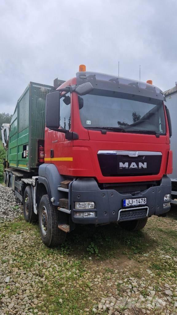 MAN TGS + Neuson 1266 Drobilice drva / čiperi