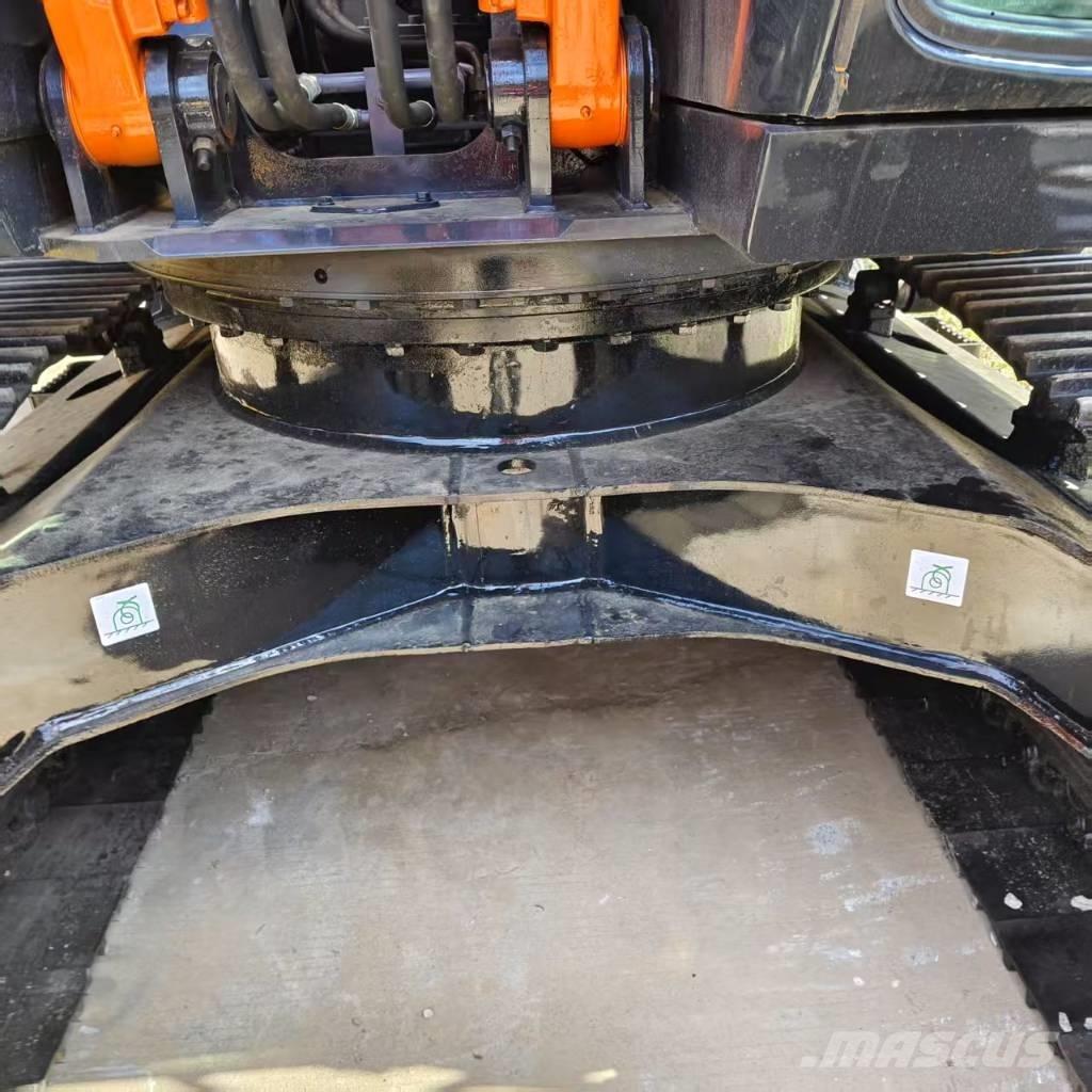 Hitachi ZX 130 LC Bageri guseničari