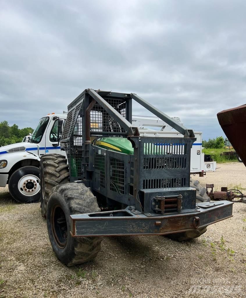 John Deere 5100 M Traktori