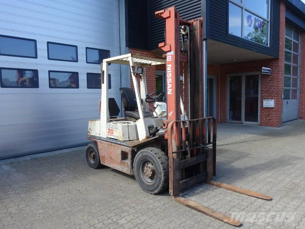 Nissan EH 02 A 20U Dizelski viljuškari