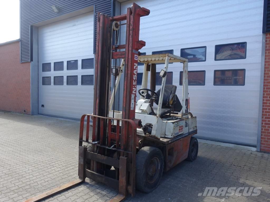 Nissan EH 02 A 20U Dizelski viljuškari