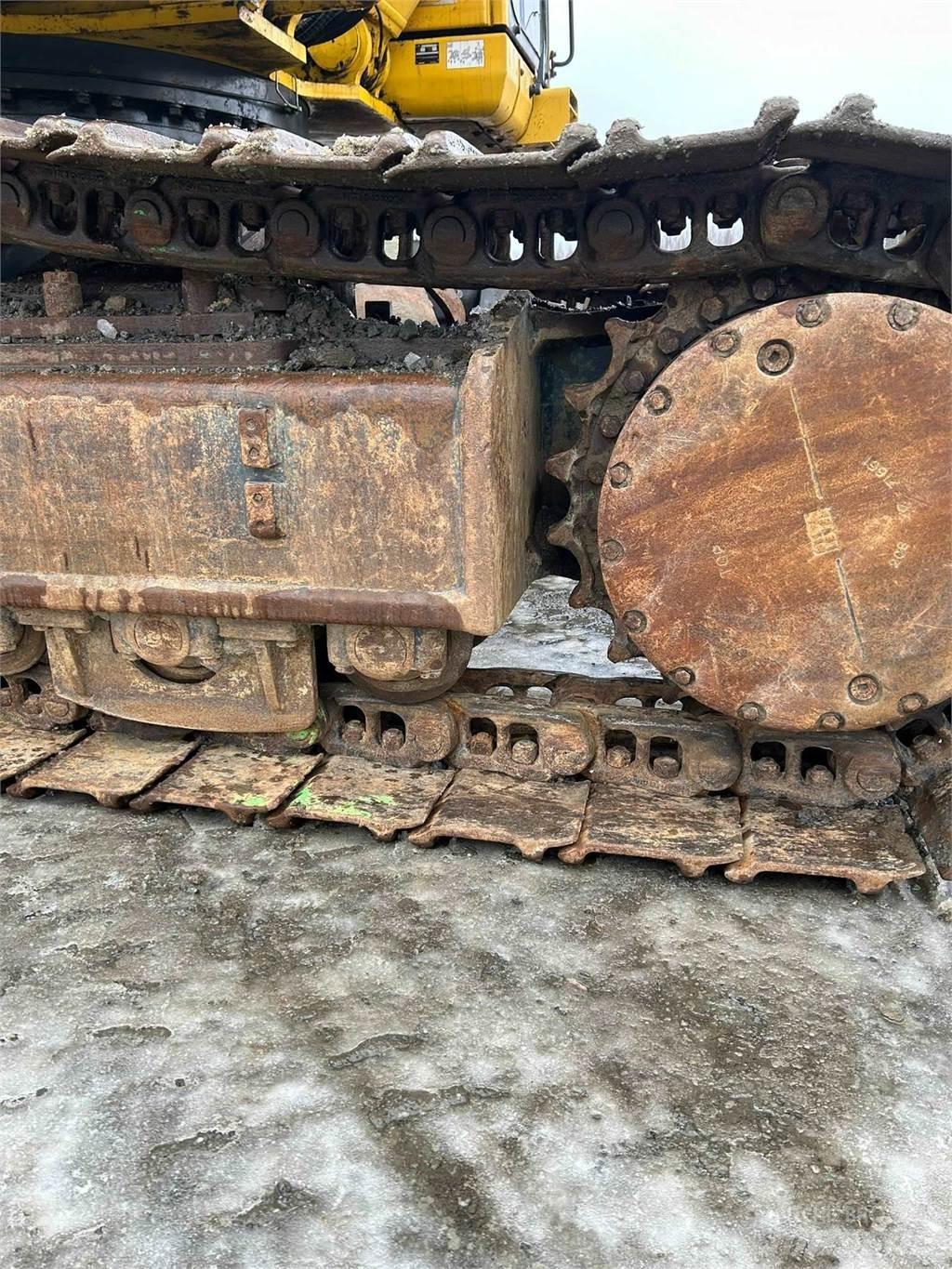 Komatsu PC490LC-11 Bageri guseničari