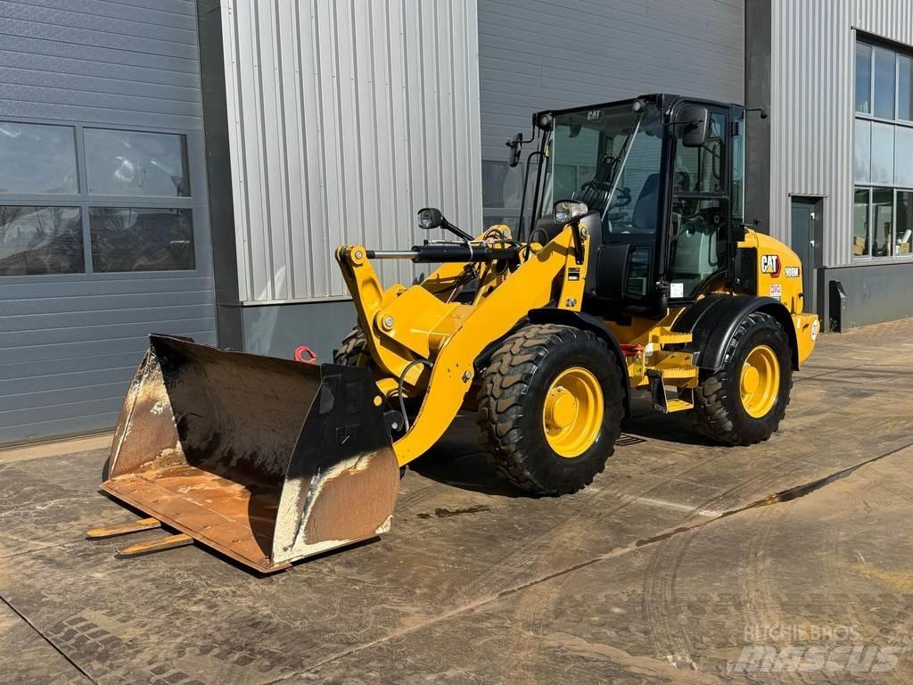 CAT 908M Utovarivači na točkove