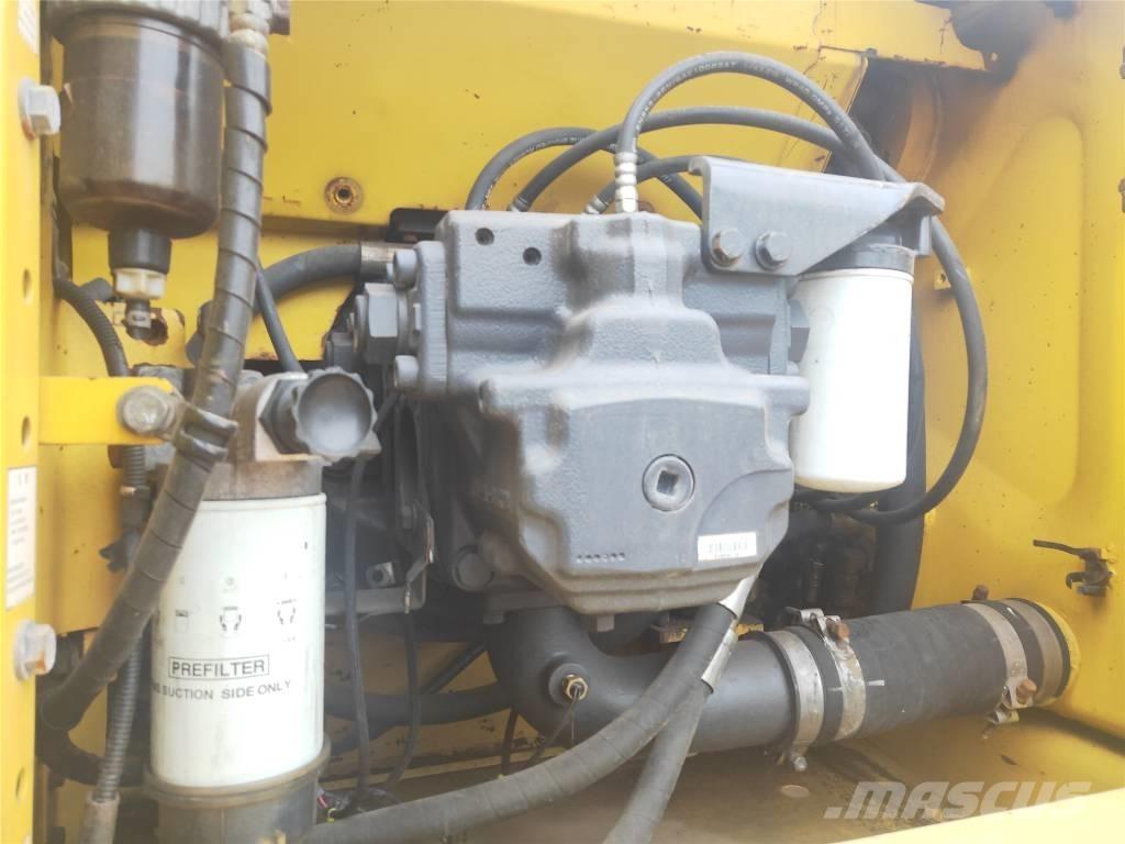 Komatsu PC210-8 Bageri guseničari
