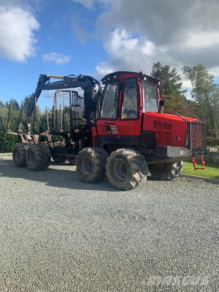 Komatsu 835 Forvarderi