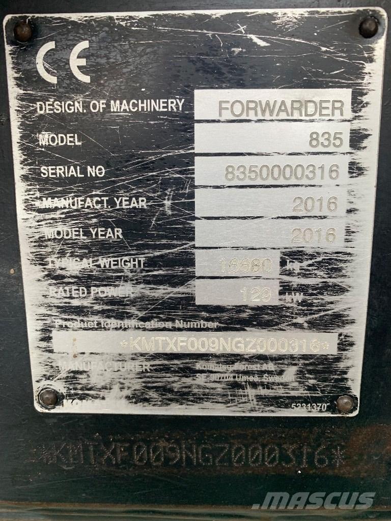 Komatsu 835 Forvarderi