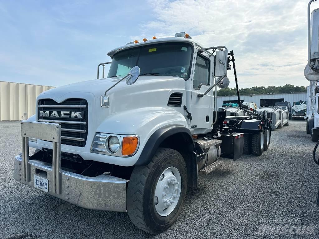 Mack CV 713 Kamioni za podizanje kablova