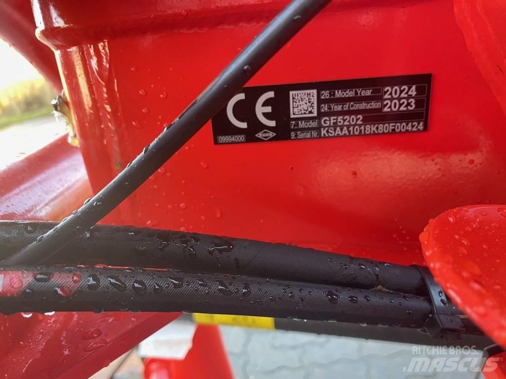 Kuhn GF5202 Okretači i sakupljači sena