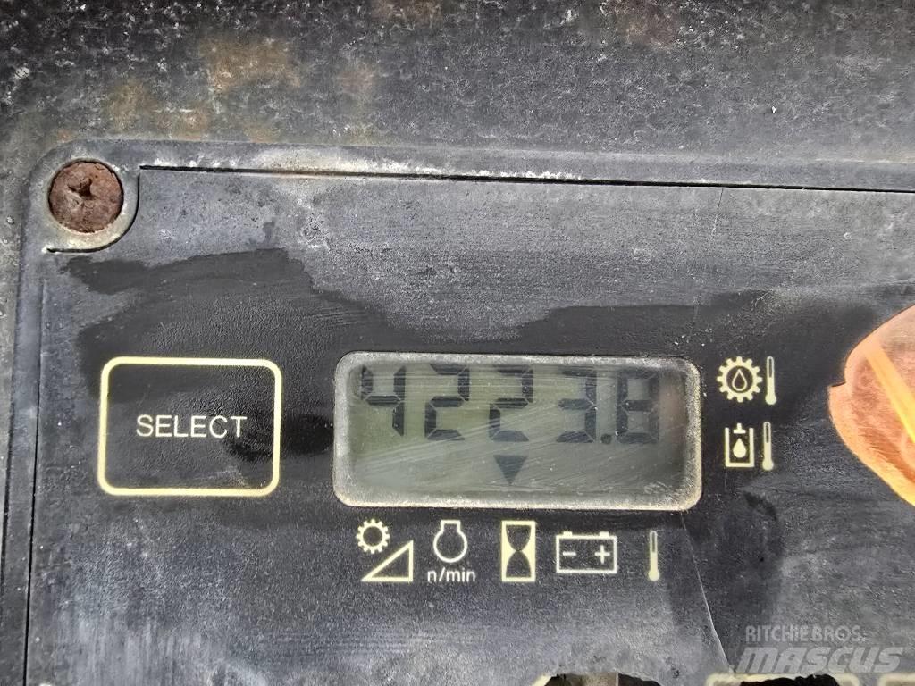 DEERE 450J Buldožeri guseničari