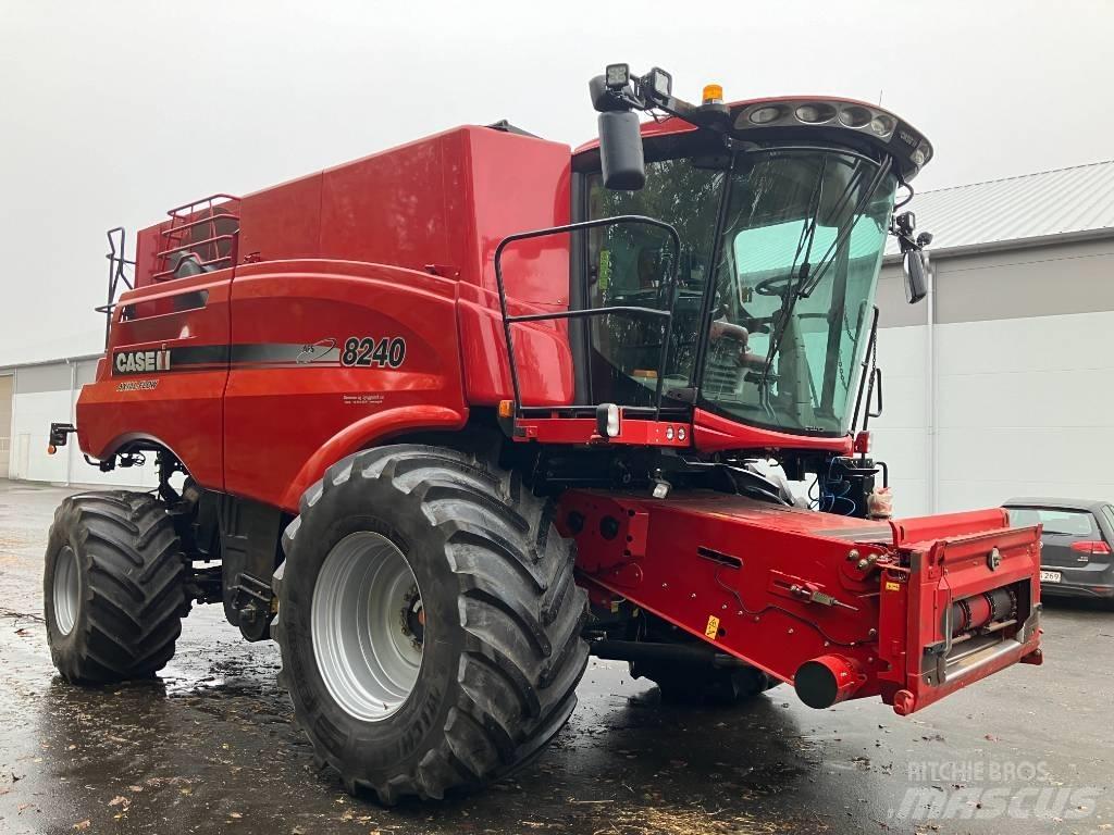Case IH Axial 8240 Kombajni