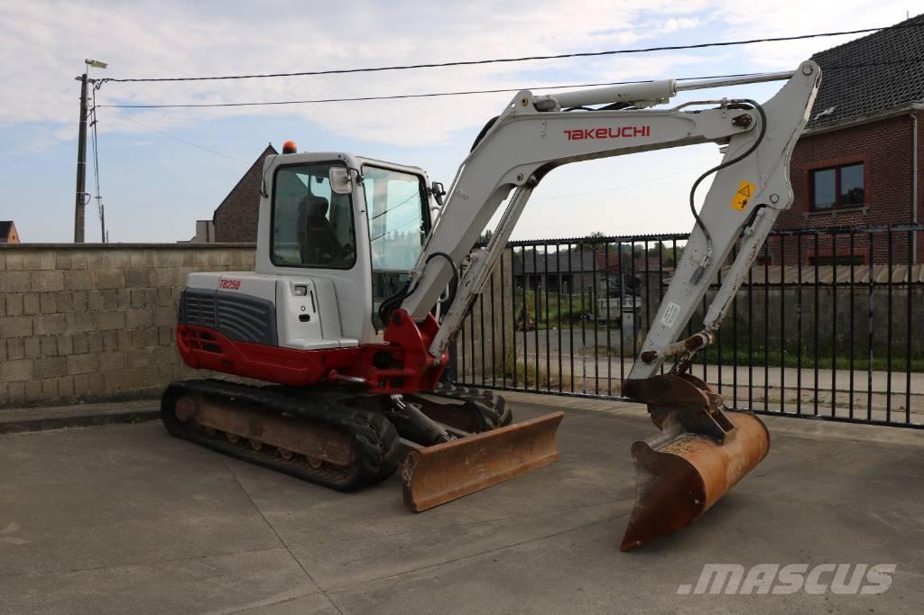 Takeuchi TB 250 Mini bageri < 7t