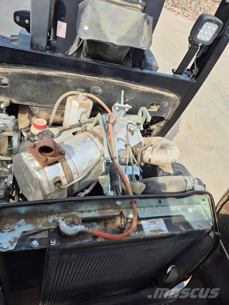 GiANT V 452 T HD Mini utovarivači