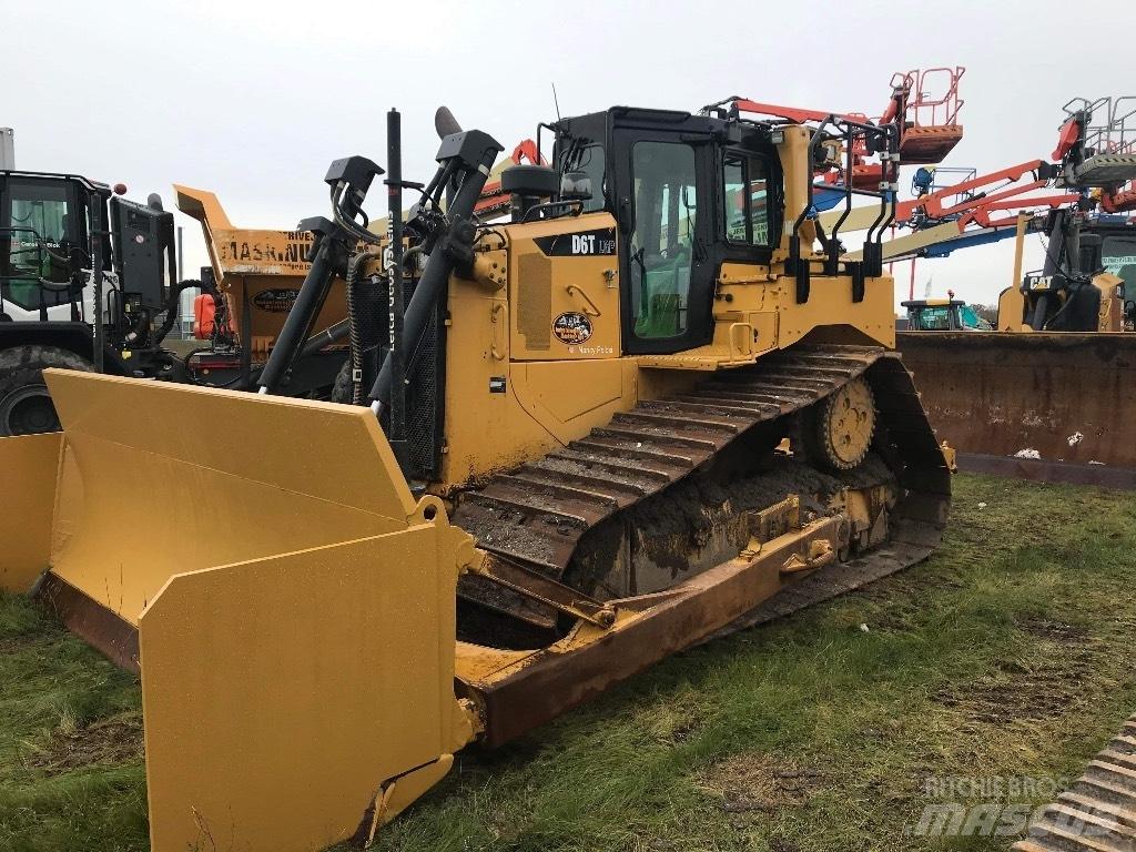 CAT D 6 T LGP D6T Buldožeri guseničari