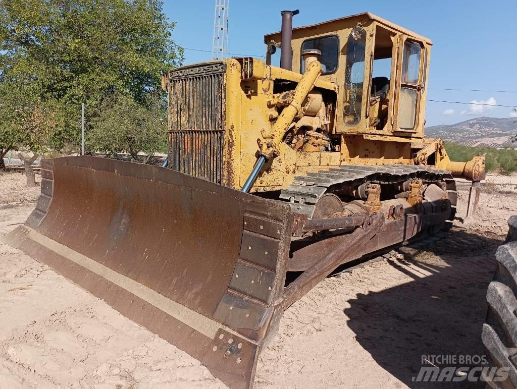 Komatsu D 85 A-12 Buldožeri guseničari