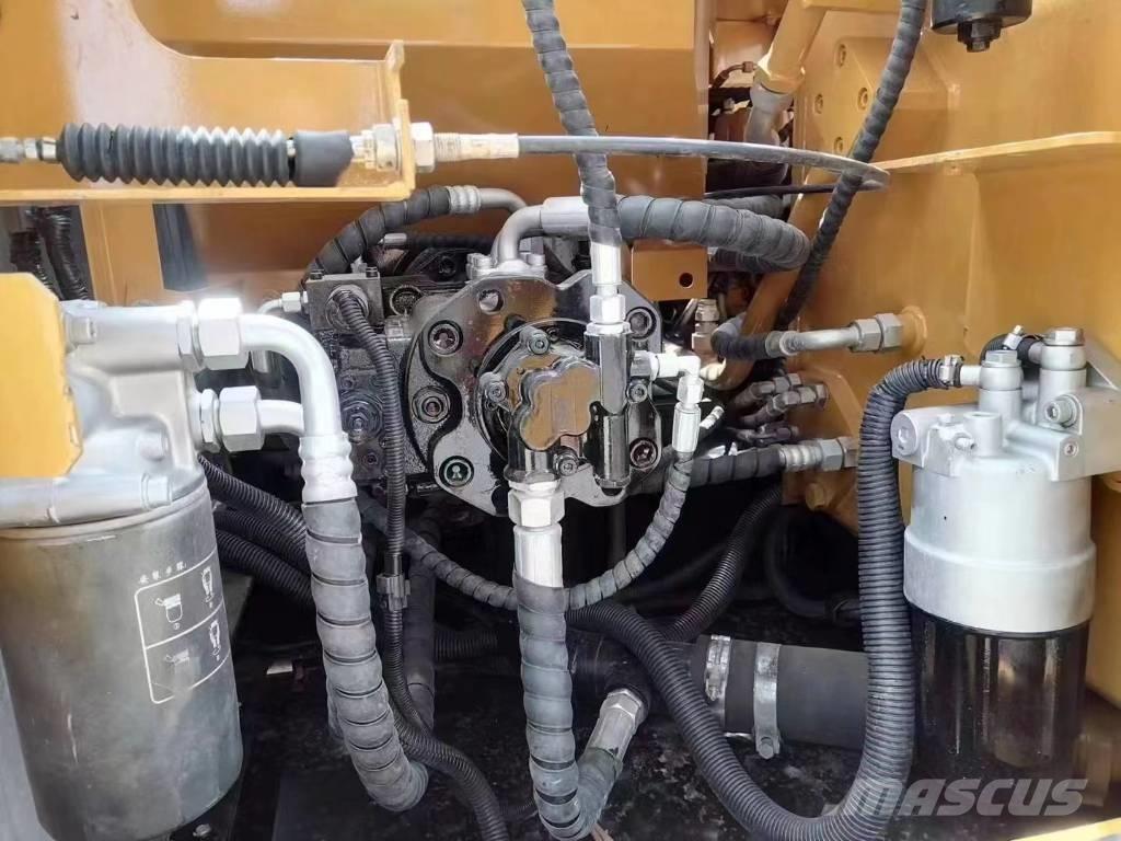 Sany SY135C Bageri guseničari