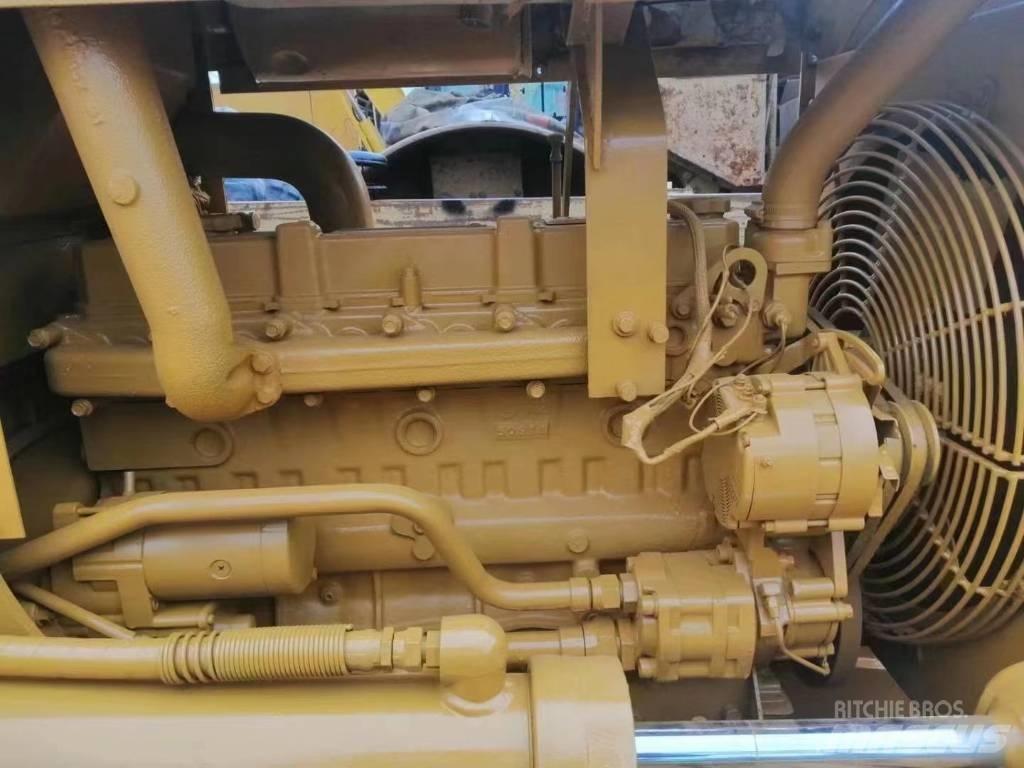 CAT D 4 C Buldožeri guseničari