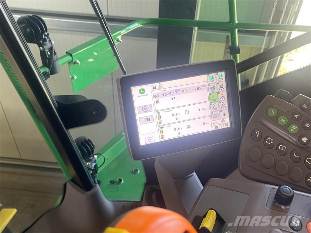 John Deere 8200i Mašine za stočnu hranu sa sopstvenim pogonom