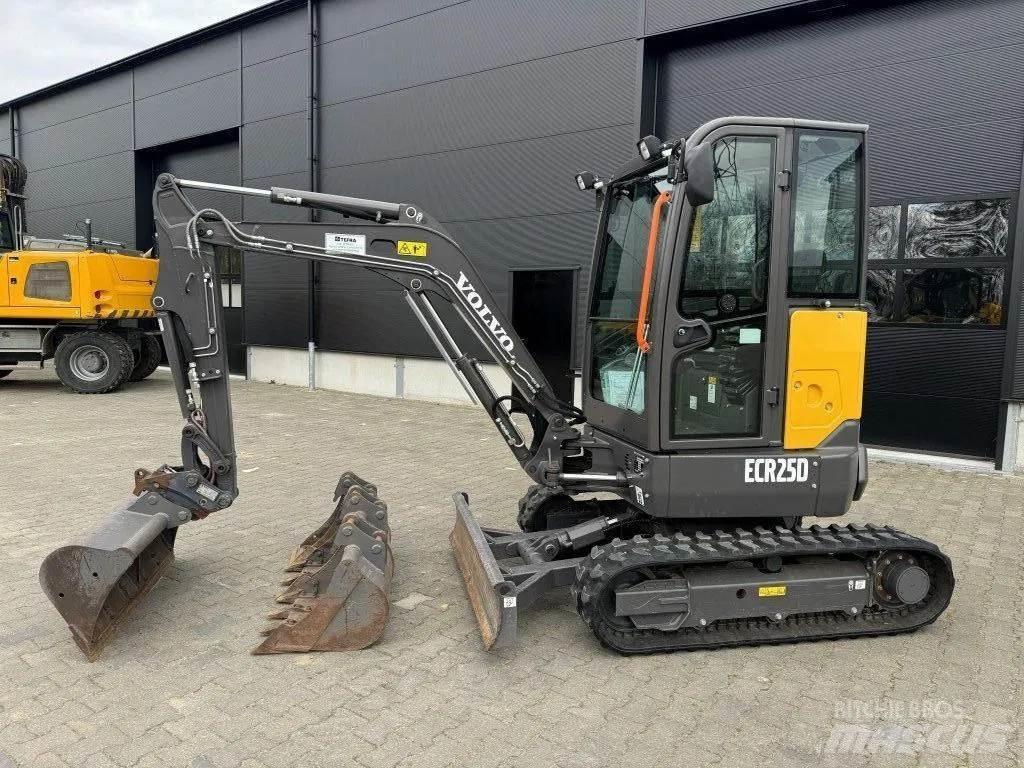 Volvo ECR25D Mini bageri < 7t