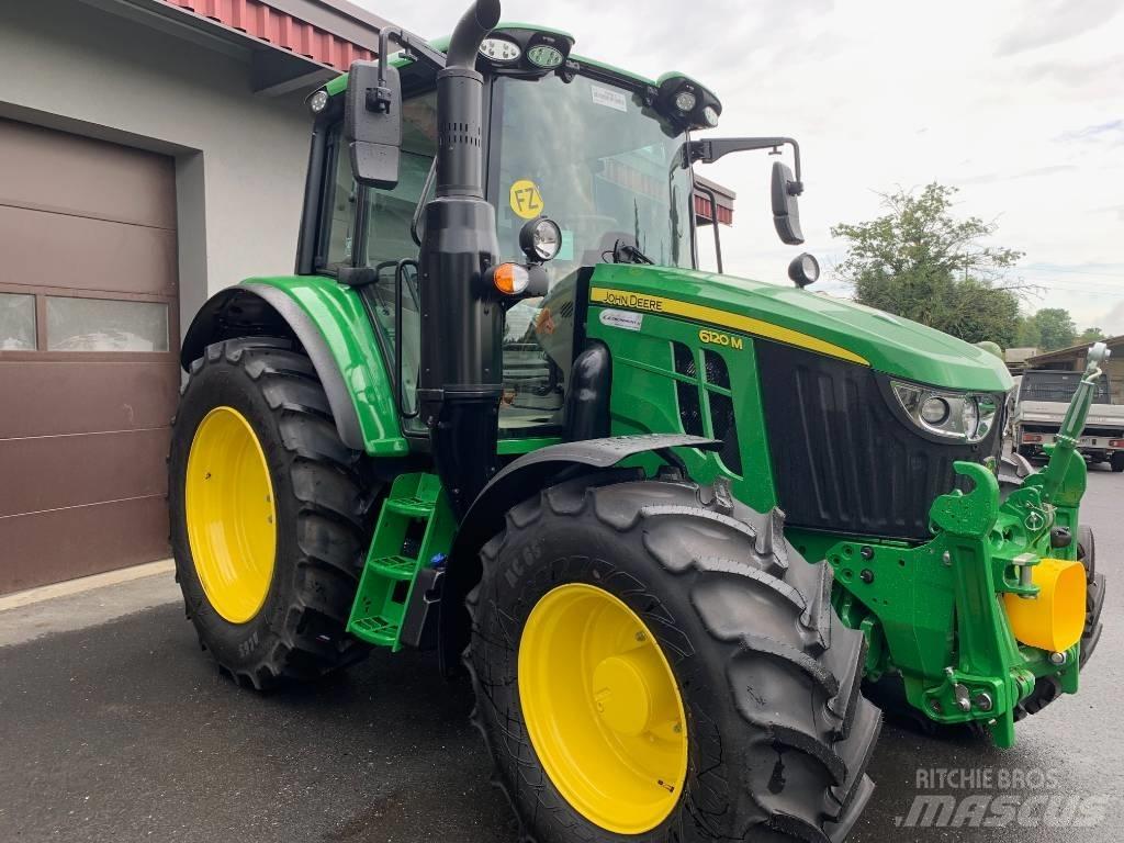 John Deere 6120 M Traktori
