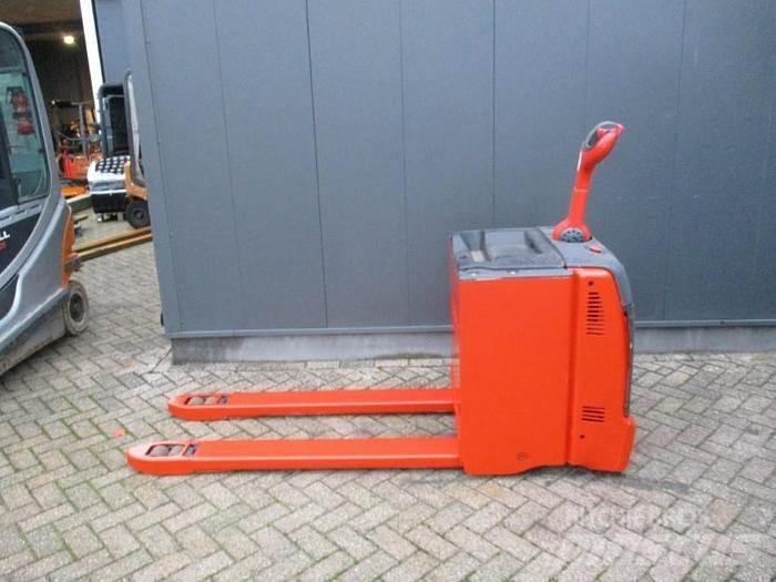 Linde T30 Nisko podizni električni viljuškar