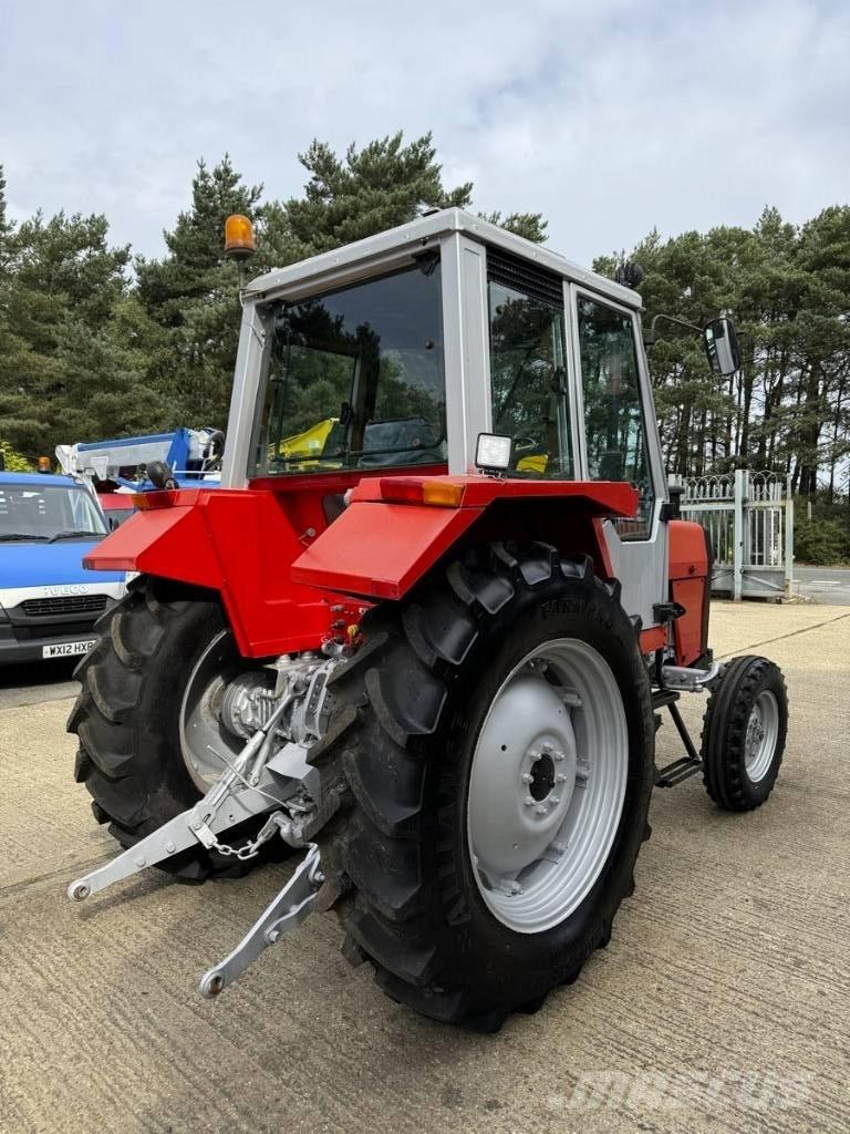 Massey Ferguson 690 Traktori