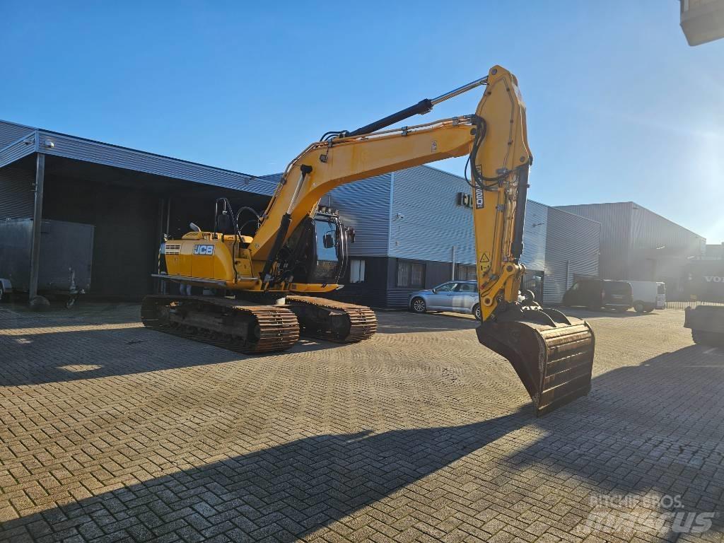 JCB JS 220 LC Bageri guseničari