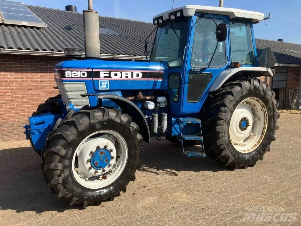 Ford 8210 gen 2 Traktori