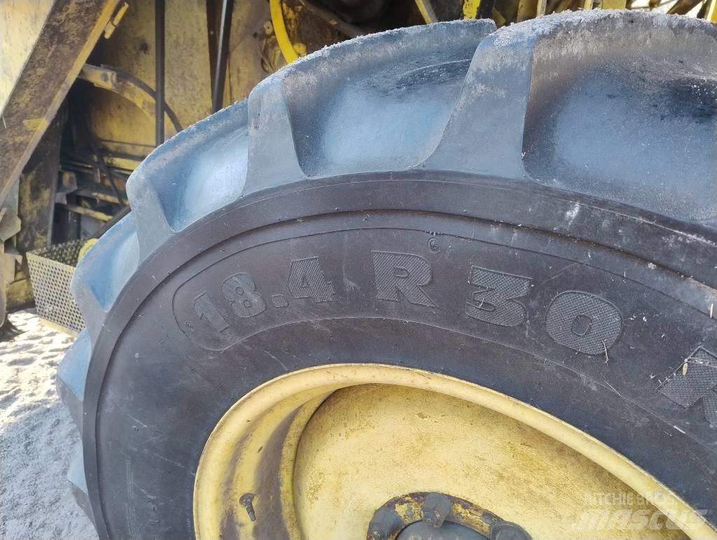 New Holland 8030 Kombajni