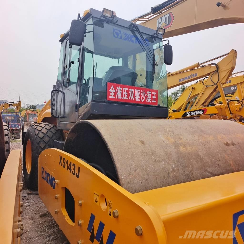 XCMG XS143J Bageri guseničari