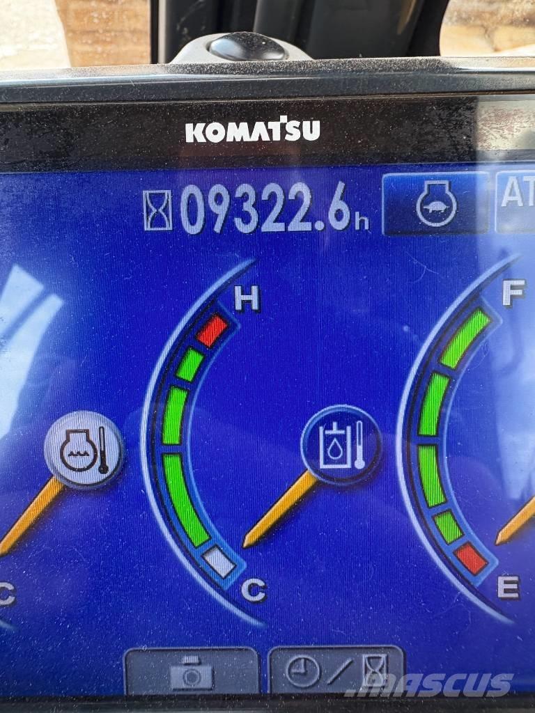 Komatsu PC 138 US Bageri guseničari