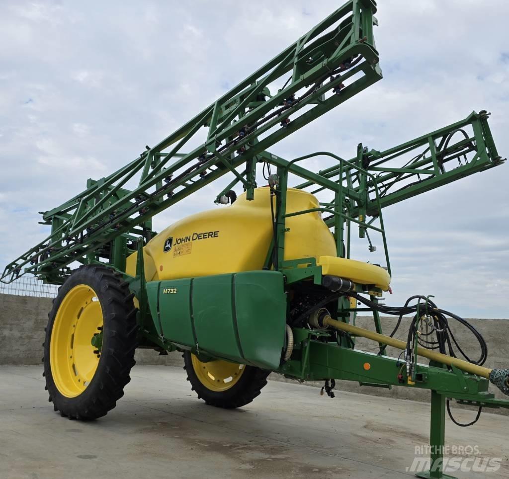 John Deere M 732 Vučene prskalice