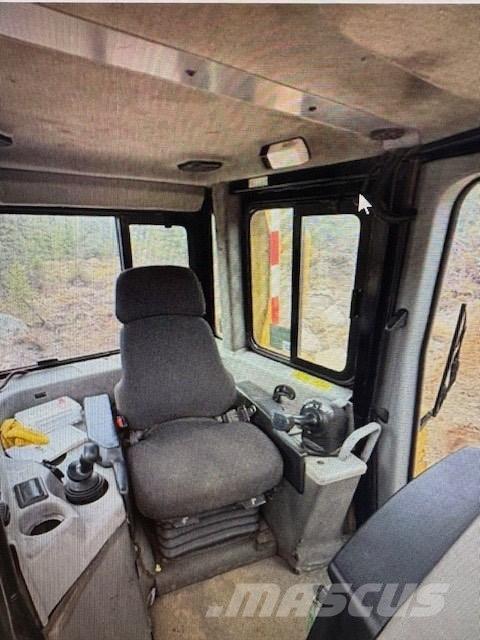 CAT D 6 T Buldožeri guseničari