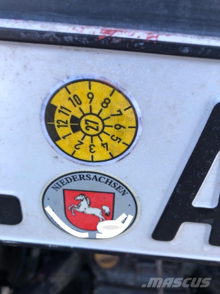 Shibaura ST 330 HST Manji traktori