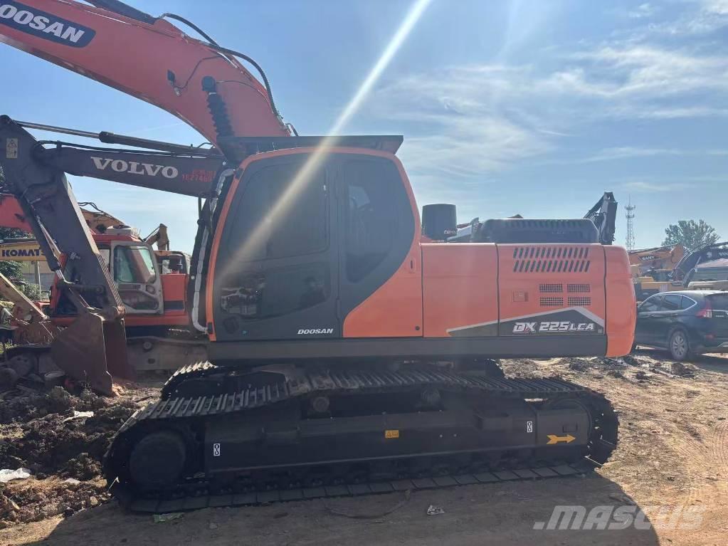 Doosan DX 225 LCA Midi bageri 7t – 12t