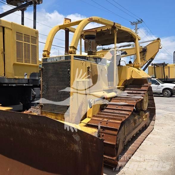 CAT D6M Buldožeri guseničari