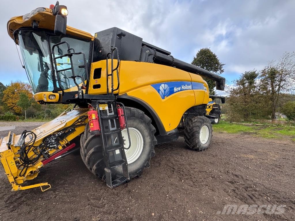 New Holland CX 8070 Kombajni