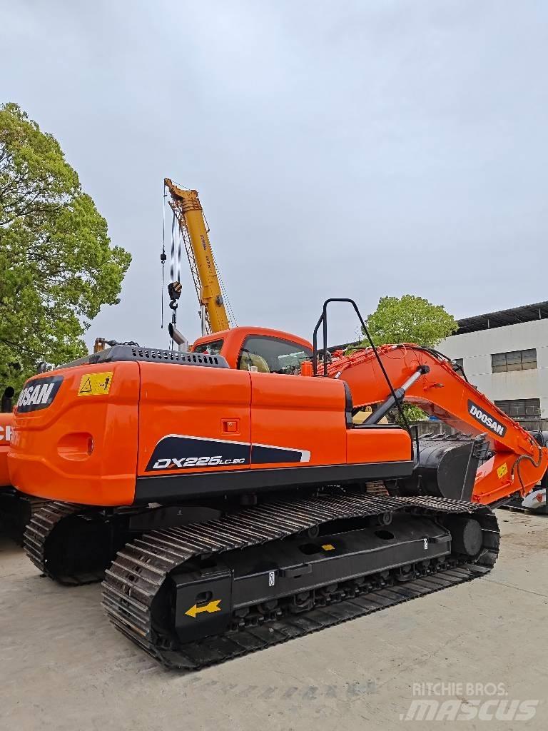 Doosan DX 225 LC Bageri guseničari