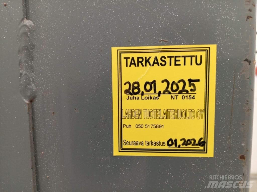 SkyJack SJ 16 Jarbolne penjajuće platforme