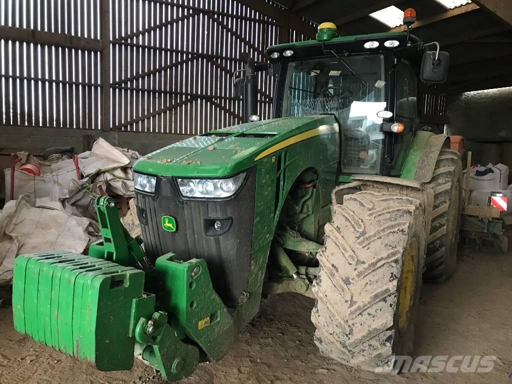 John Deere 8260 R Traktori