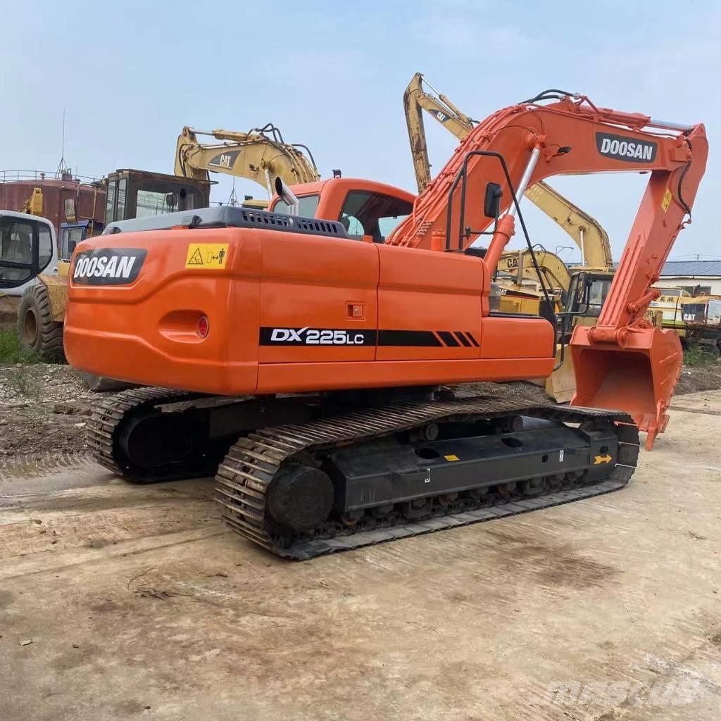 Doosan DX 225 LC Bageri guseničari