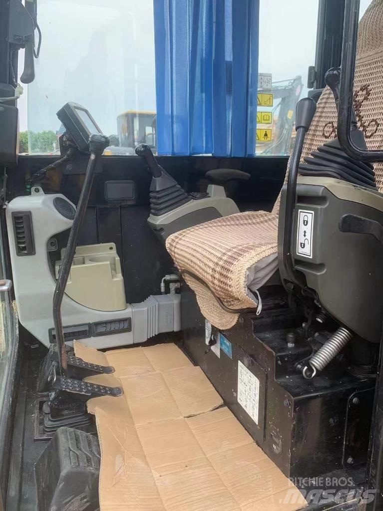 CAT 306E2 Bageri guseničari