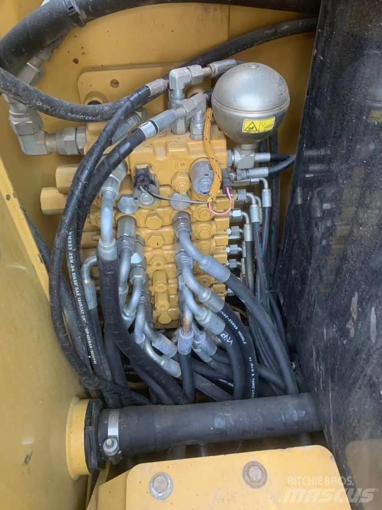 CAT 306E2 Bageri guseničari