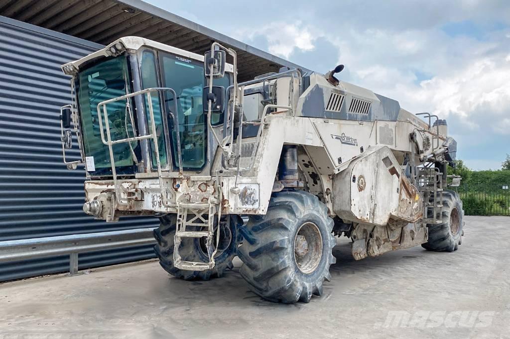 Wirtgen WR 240i Mašine za reciklažu asfalta