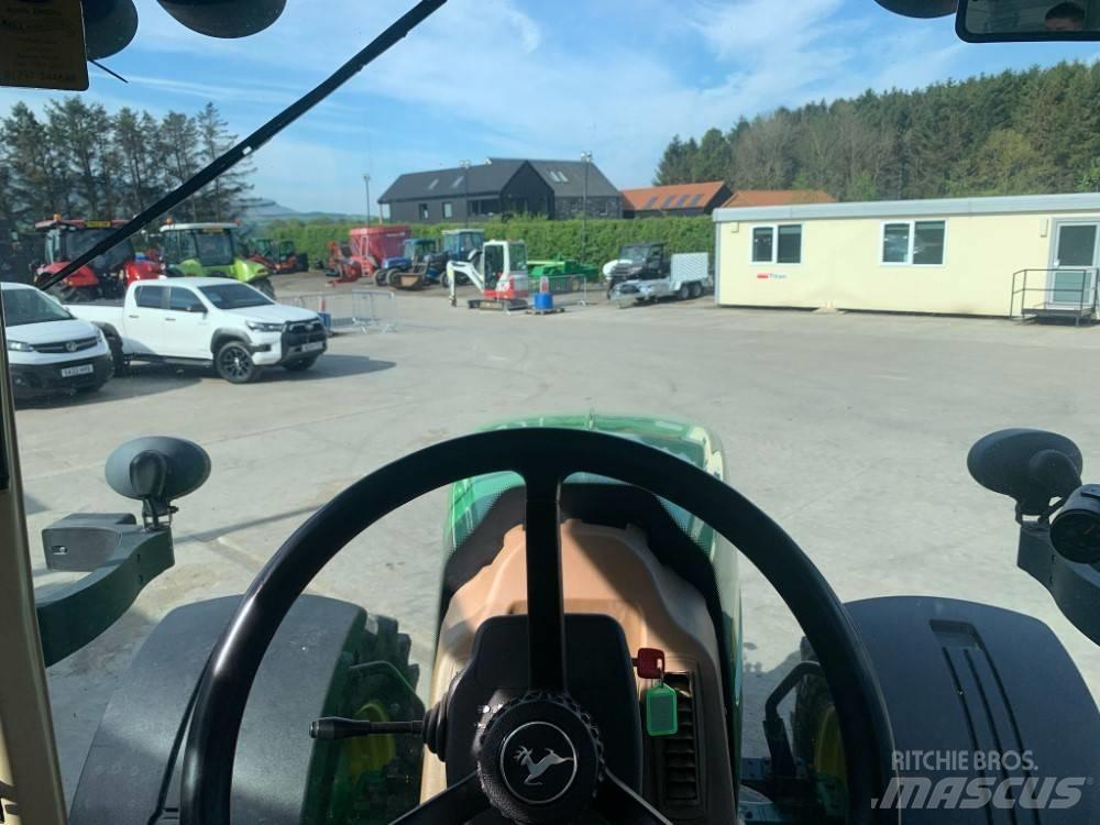 John Deere 7930 Traktori