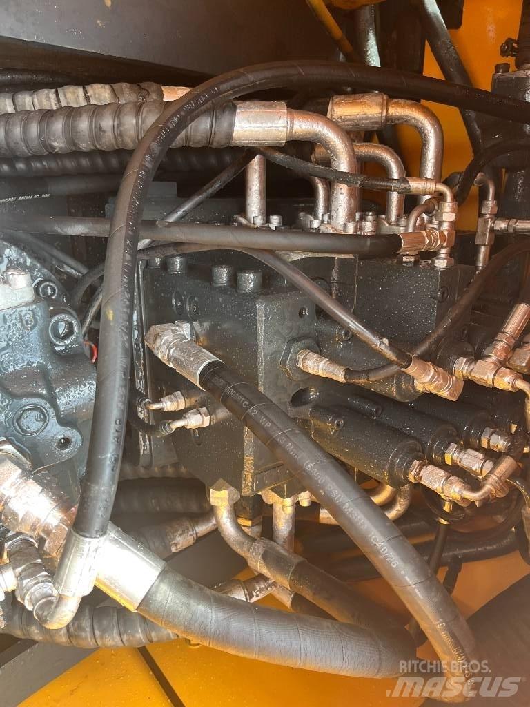Hyundai 220LC-9S Bageri guseničari