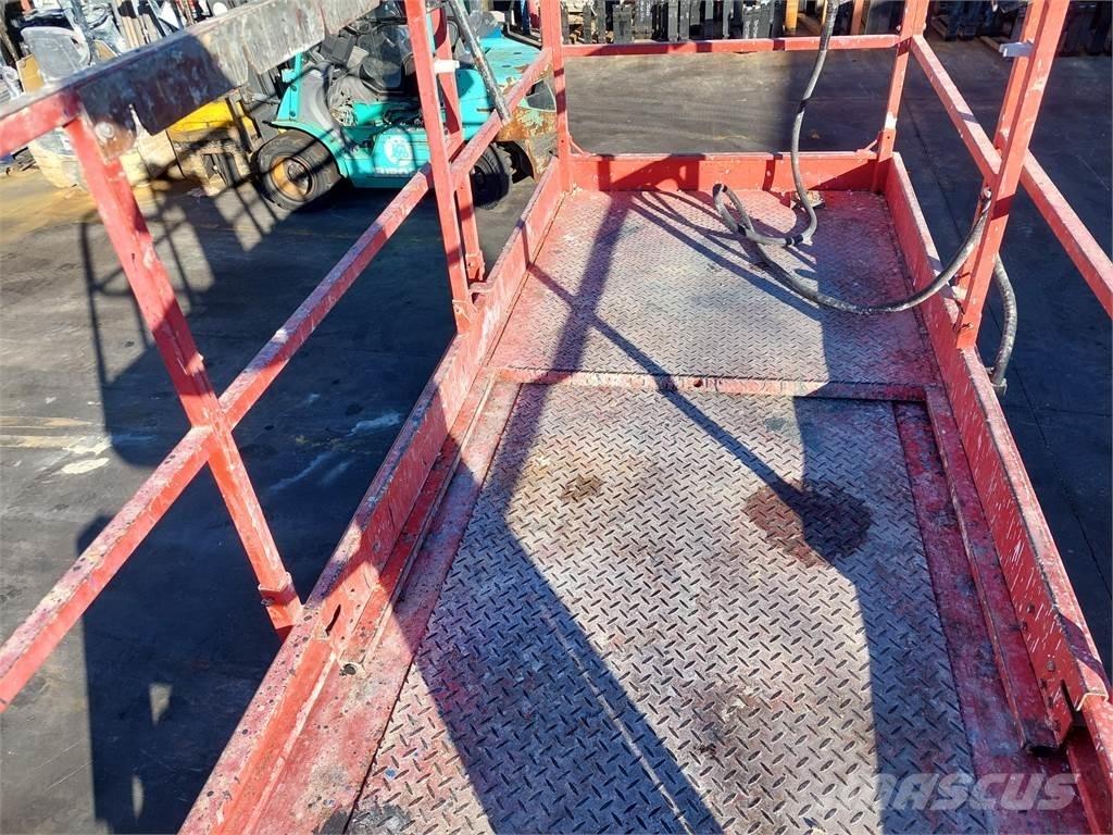 Haulotte C12DX Makazaste platforme