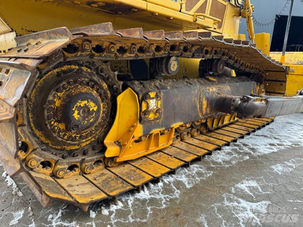 Komatsu D65PX-18 Buldožeri guseničari