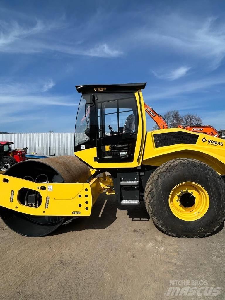 Bomag BW 211 D5 Nabijači zemlje