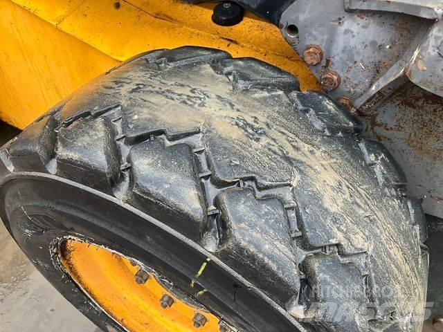 JCB 225 Skid steer mini utovarivači