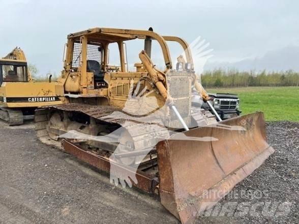 Komatsu D65P-7 Buldožeri guseničari